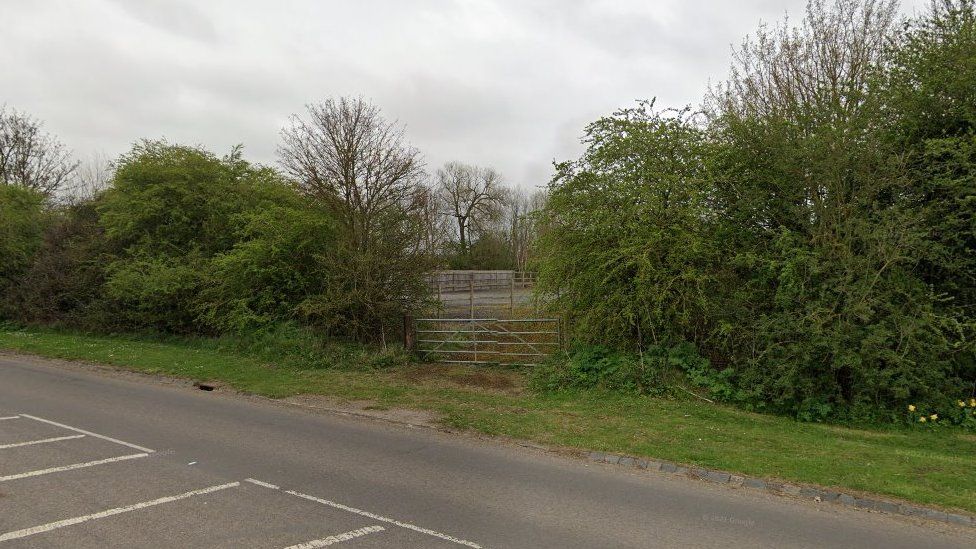 Milton Keynes Council land worth £680k to be auctioned - BBC News