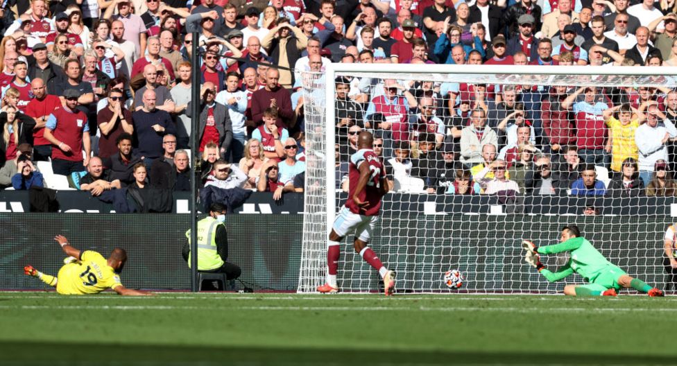 West Ham V Brentford: In Pictures - BBC Sport