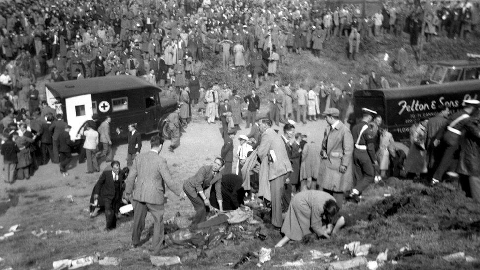 Scene of 1952 Farnborough Airshow crash