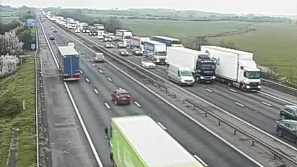 M5 traffic Motorway reopens after lorry crashes BBC News