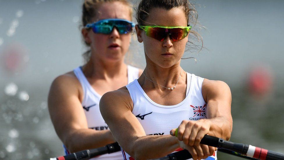 Brain injury rower Anna Thornton fit to return from US - BBC News