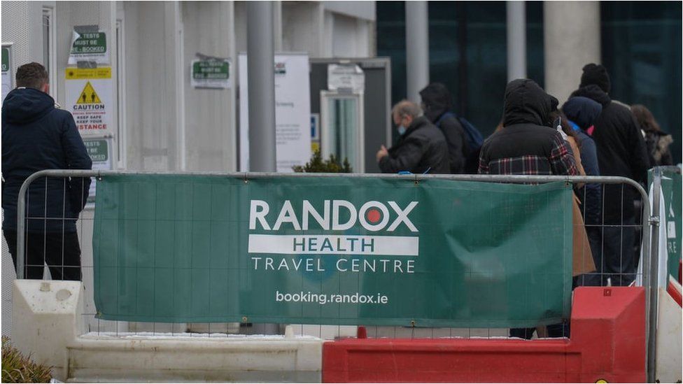 Центр тестирования путешествий Randox в аэропорту Дублина