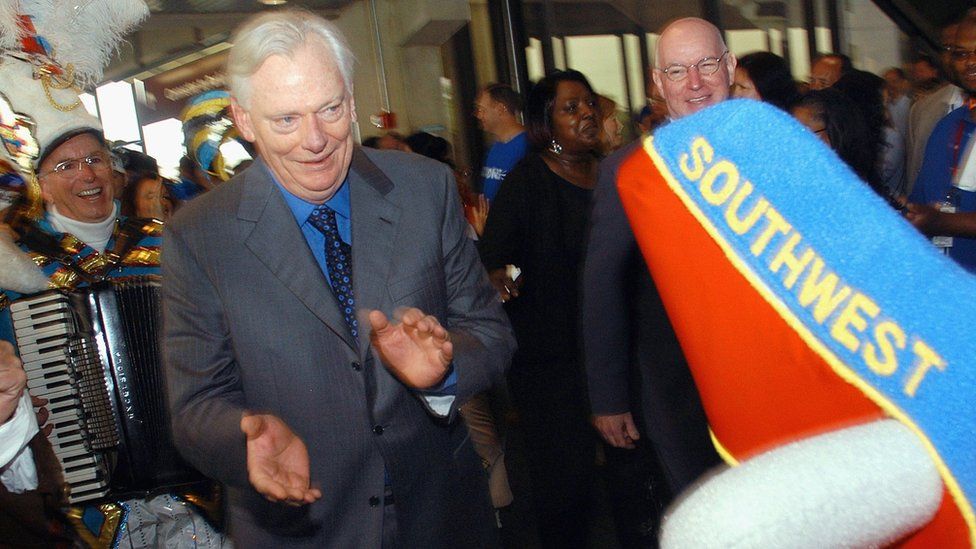 Herb Kelleher Father of lowcost airline travel dies at 87 BBC News