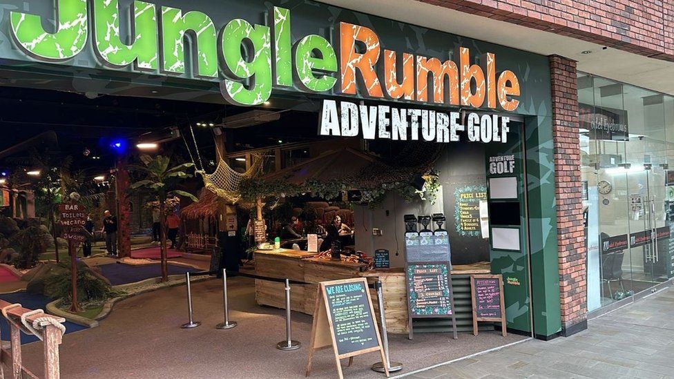 Jungle Rumble golf course in Bristol to close after 15 years - BBC News