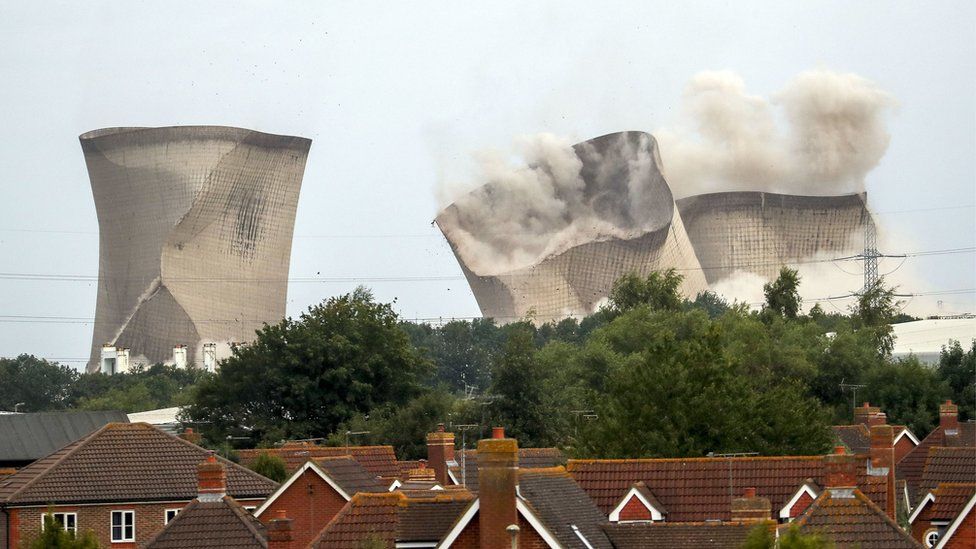Didcot Power Station towers collapse