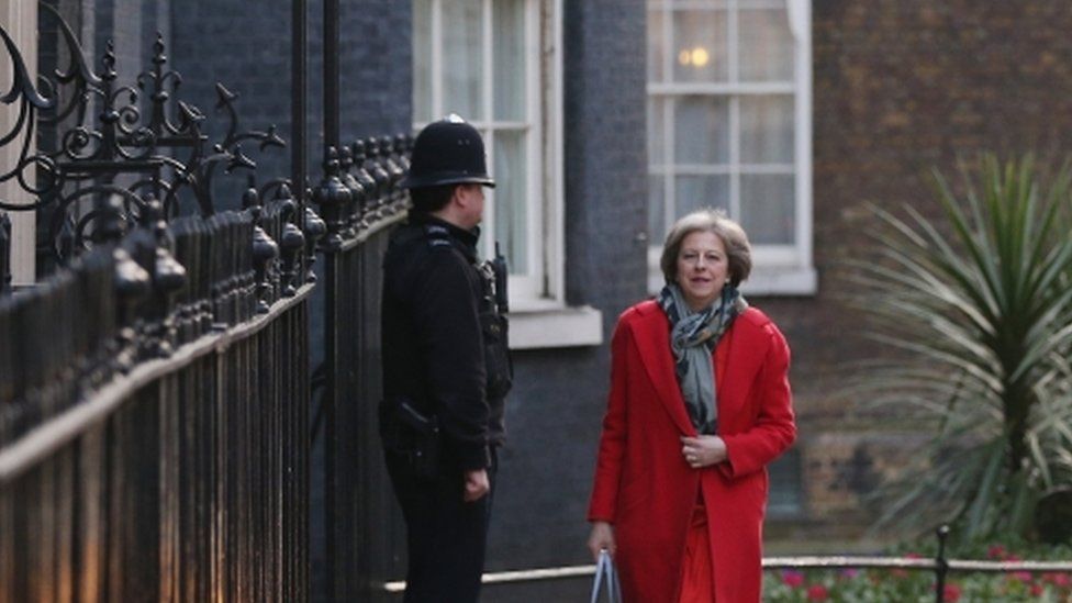 Home Secretary Theresa May arrives at Downing Street for a Cabinet meeting 16/03/2016