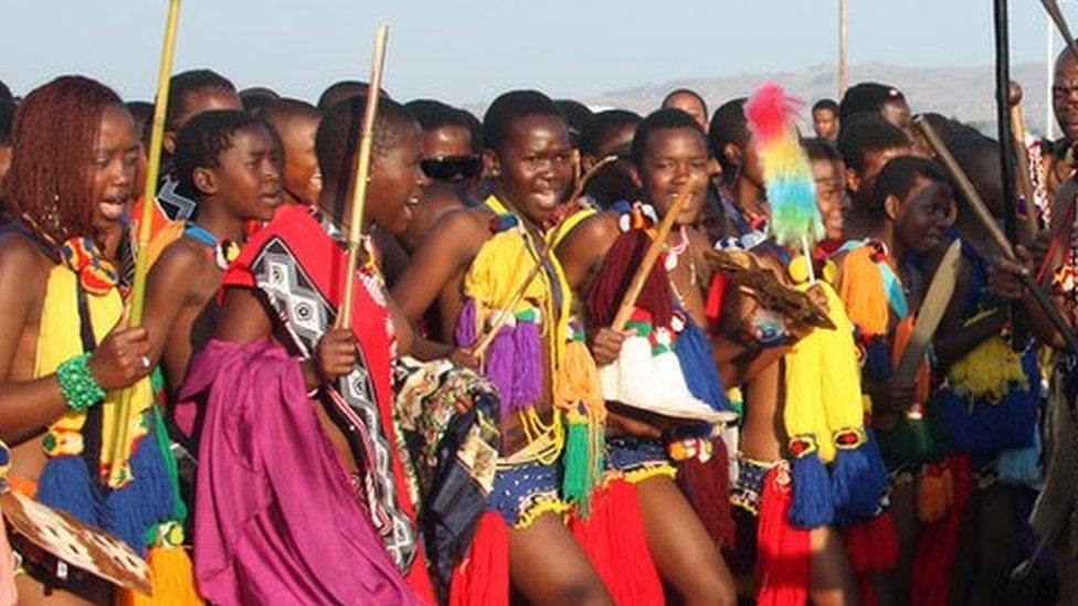 Unmarried Swaziland's women dance for king Mswati III (2nd R) at Ludzidzini Royal Residence near the capital, Mbabane on August 29, 2011 during the traditional 'Umhlanga' ceremony known as the annual Reed Dance.