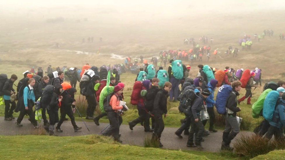 Dartmoor Ten Tors Thousands set off on twoday trek BBC News