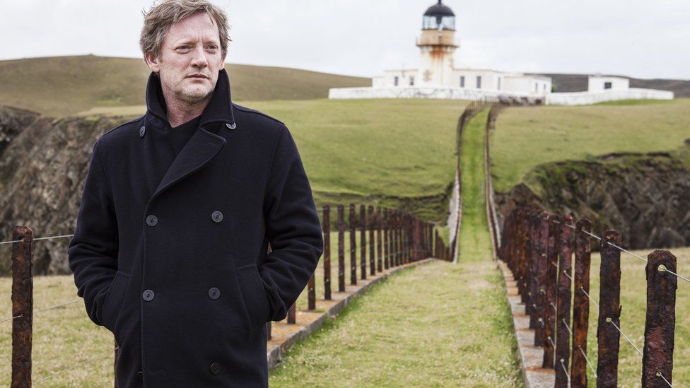 Douglas Henshall in "Shetland"