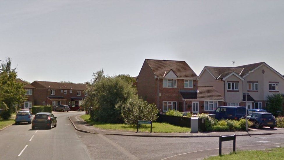 Courier chemically burned as liquid thrown in face in Newbury BBC News