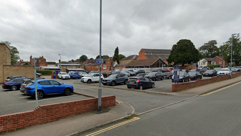 Permit system to start after Leicestershire school parking issues - BBC ...