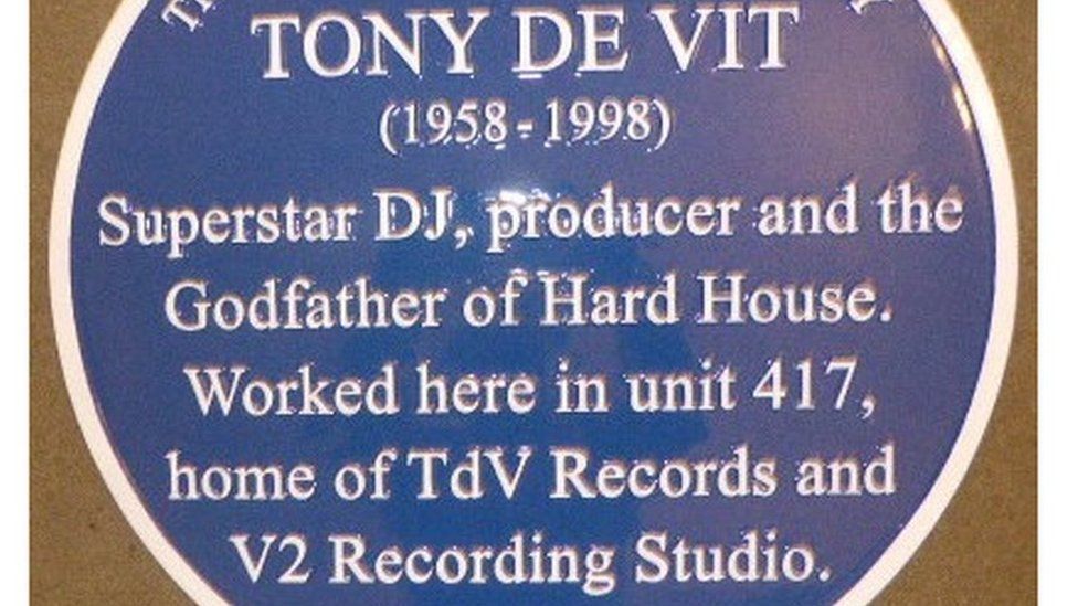 Tony de Vit's Blue Plaque