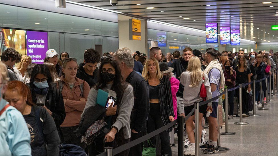 Queues at Heathrow Airport on 1 June 2022