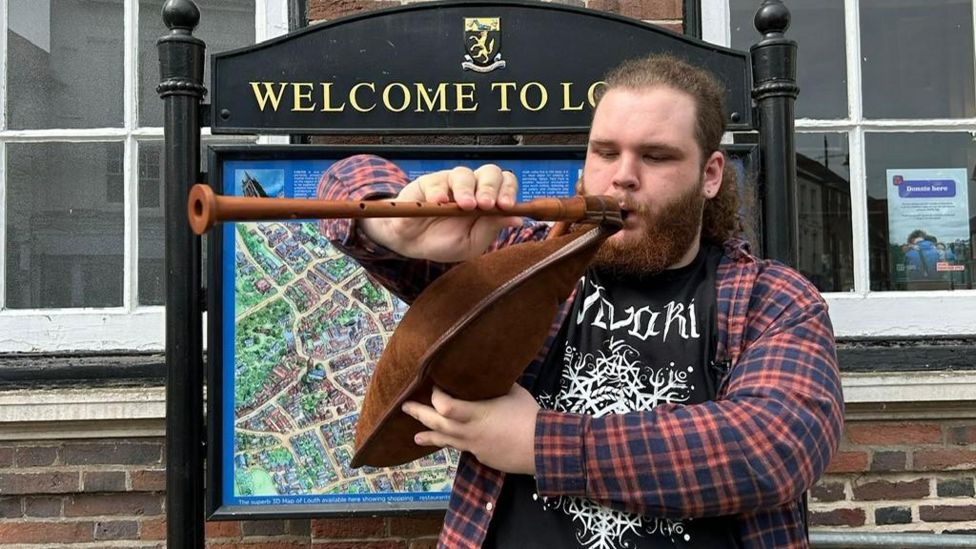 Louth musician brings the sound of bagpipes back to Lincolnshire BBC News