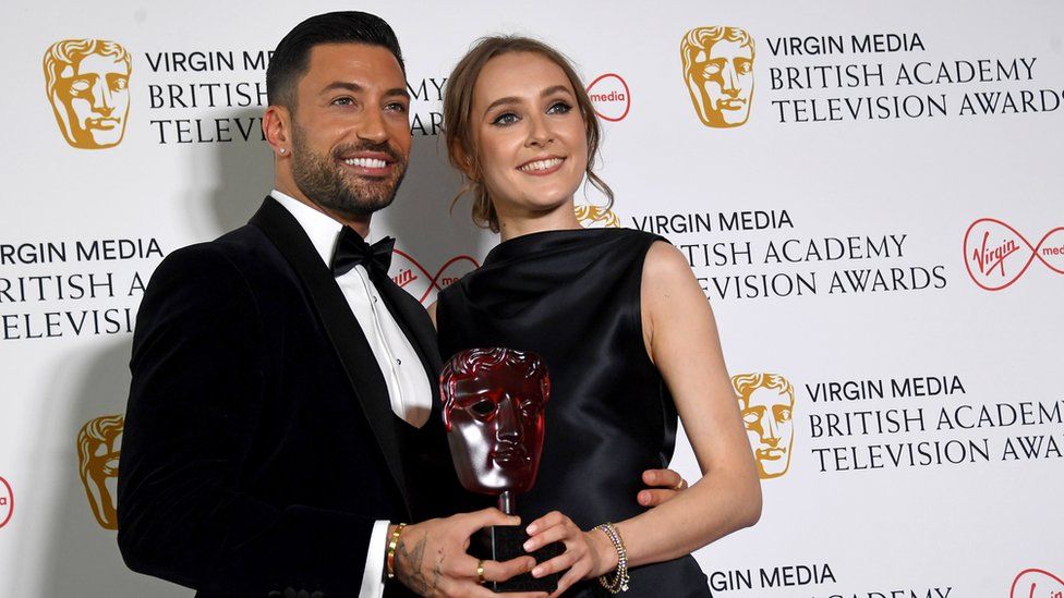 Rose Ayling-Ellis and Giovanni Pernice with their Bafta Award