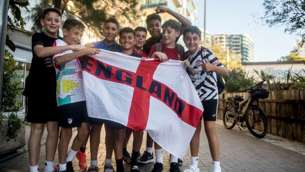 Euro 2020: England Fans Get Ready For Epic Day - BBC Newsround