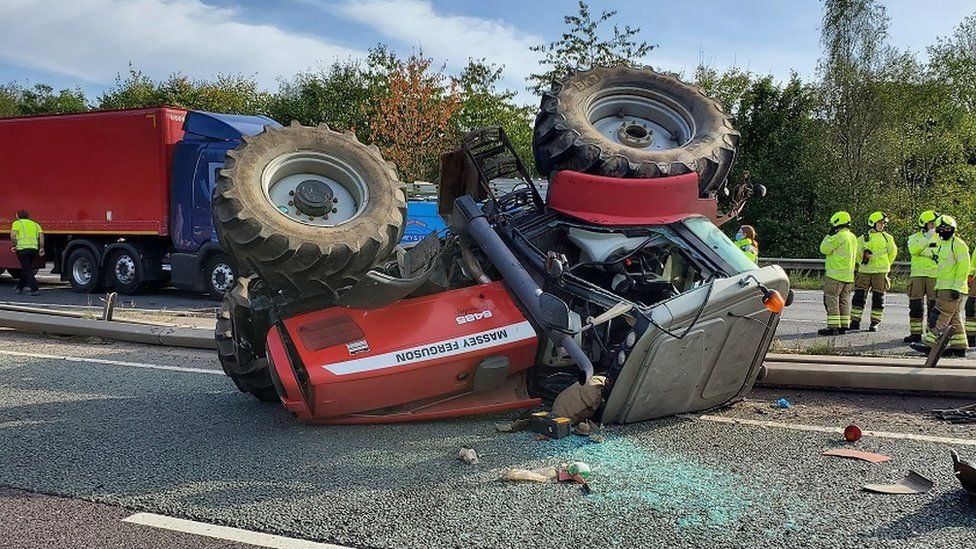 Tractor overturns in A46 Leicestershire lorry crash BBC News