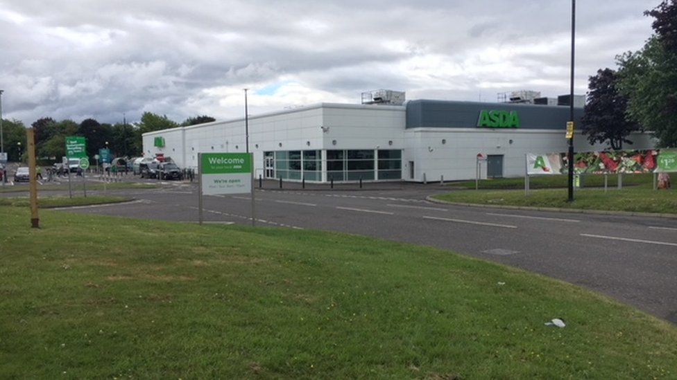 Man stabbed by gang in 'targeted' attack in Torrance BBC News