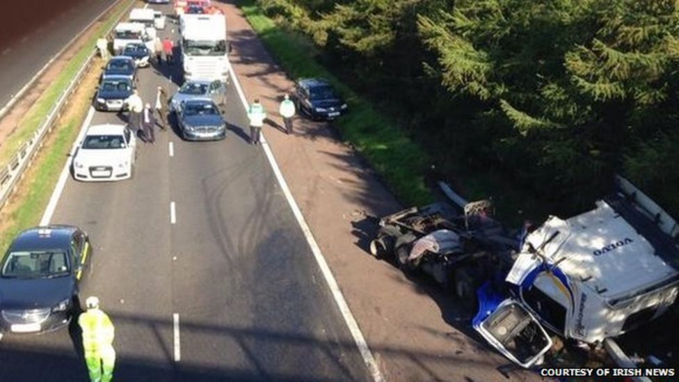 M1 reopens after lorry crash BBC News