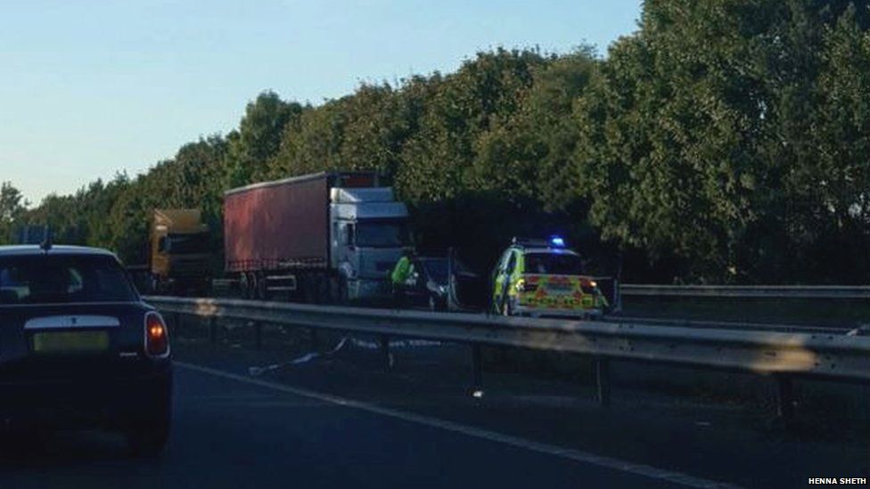 M61 Bolton Crash: PC Hurt Pursuing Blackpool Hit-and-run Suspect - BBC News