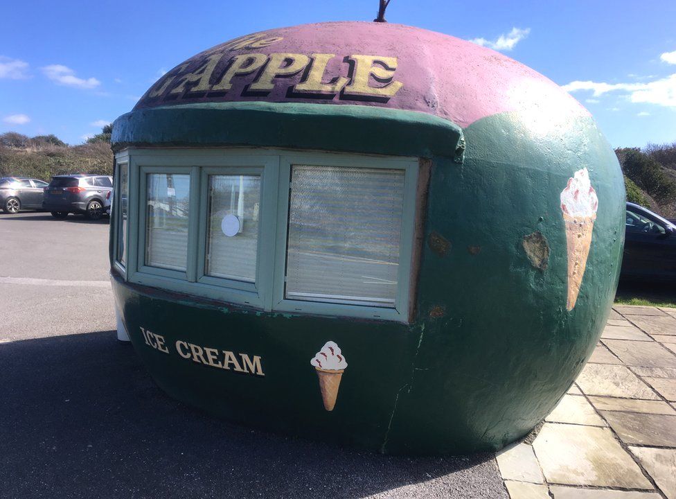The Big Apple kiosk, Swansea