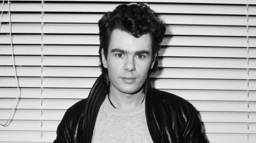 Nik Kershaw admits The Riddle lyrics are 'just nonsense' - BBC News