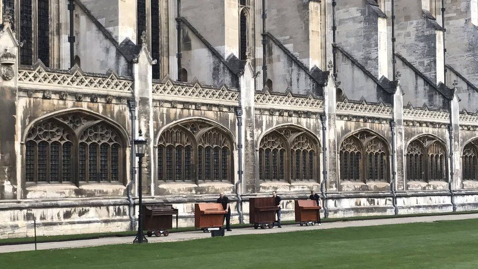 pianos being wheeled into King's College Chapel