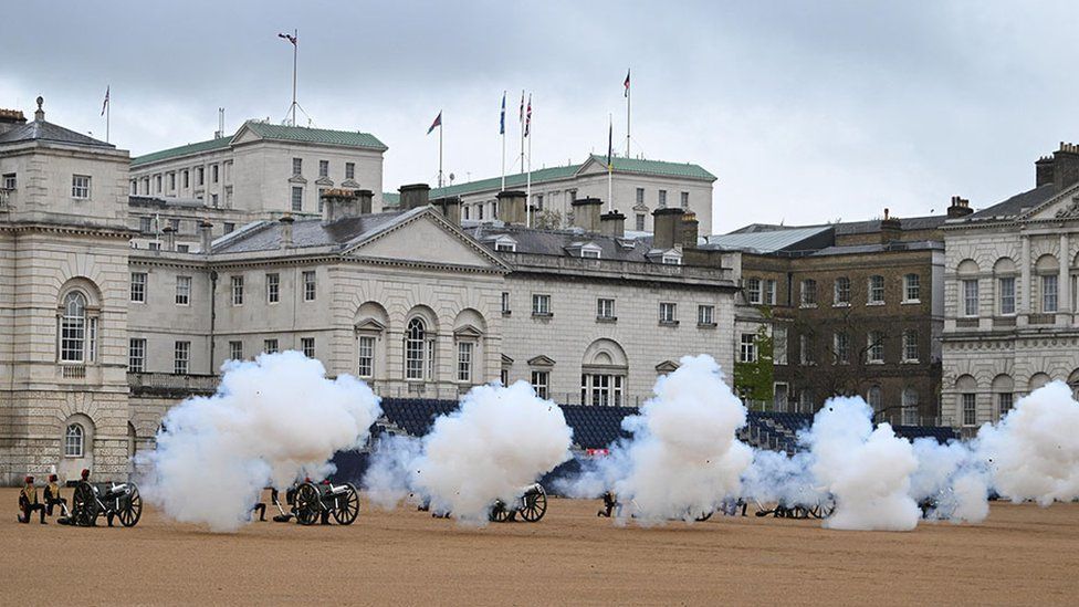 Six-gun salvo at Horse Guards Parade
