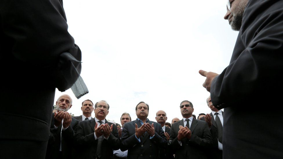 Lawyers pray for their Quetta colleagues in Islamabad, Pakistan, on 9 August 2016