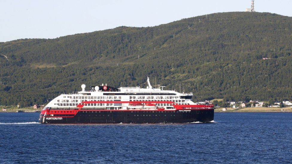 Image shows the MS Roald Amundsen cruise ship
