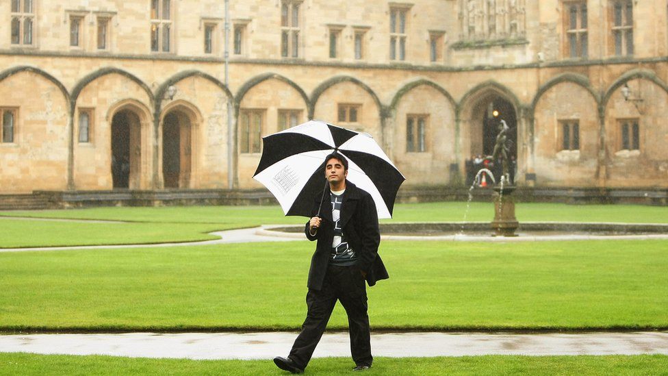Chairman of the Pakistani Peoples Party Bilawal Bhutto Zardari poses for photographers at Tom Quad of Christ Church College of the University of Oxford on January 11, 2008 in Oxford, England