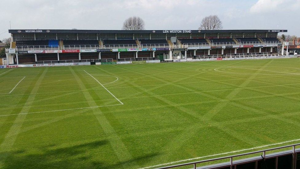 Promotion winners Hereford FC secure 10-year ground lease - BBC News