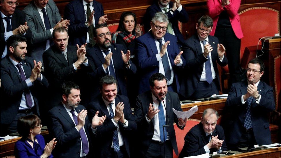 Senators clap Salvini