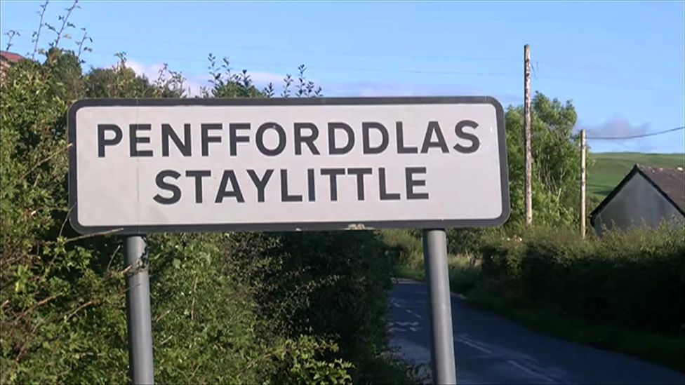 Staylittle street sign
