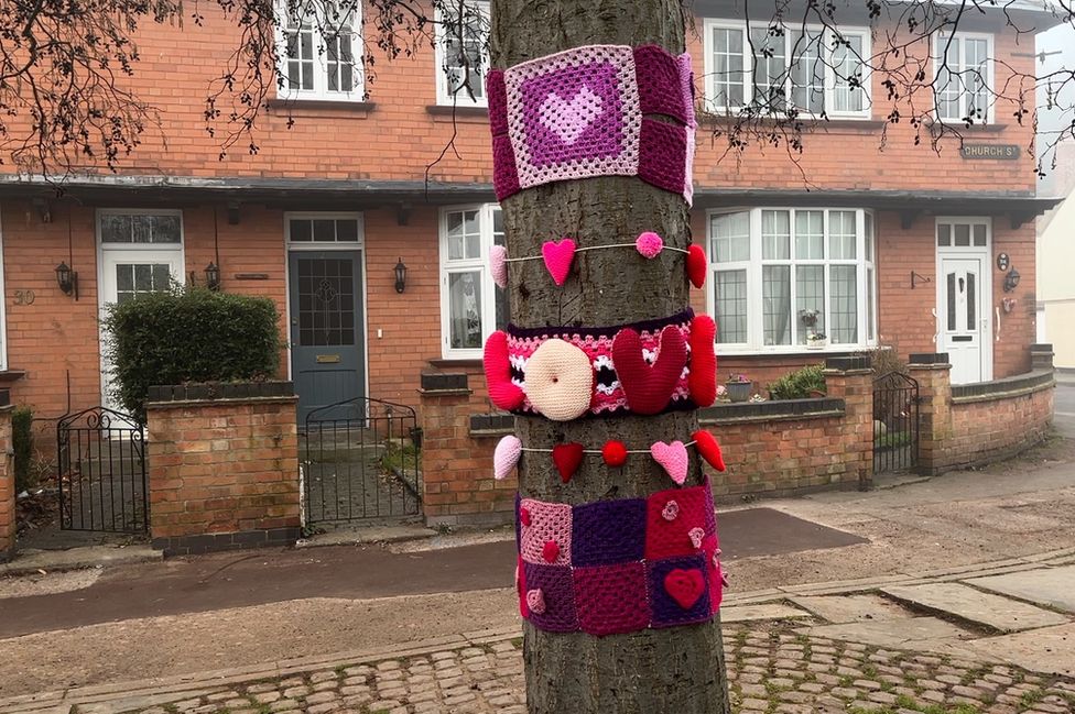 Valentine's Day knitting around a tree in Ruddington