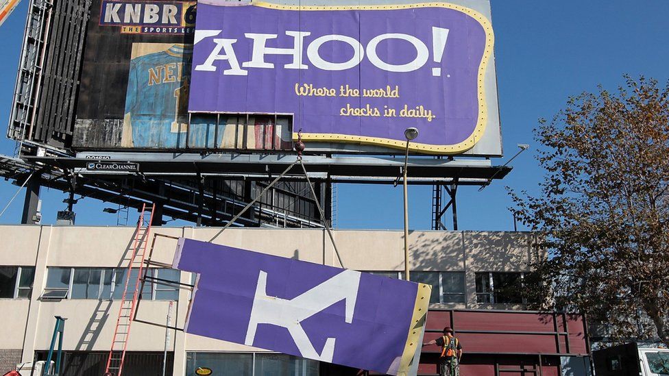 Yahoo billboard being removed