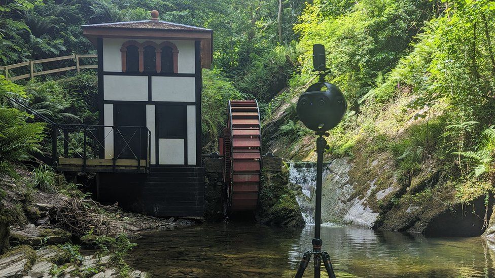 360 camera positioned in the river at Groudle Glen