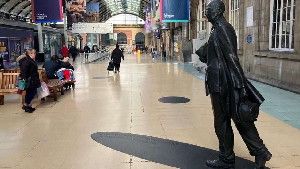 Philip Larkin statue in Hull