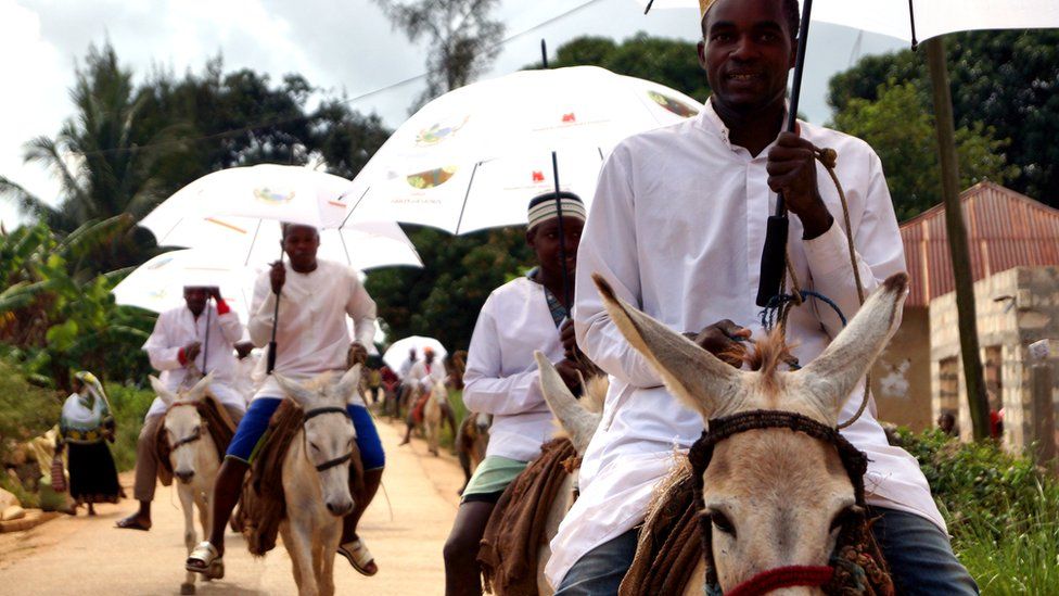 Donkeys riders procession
