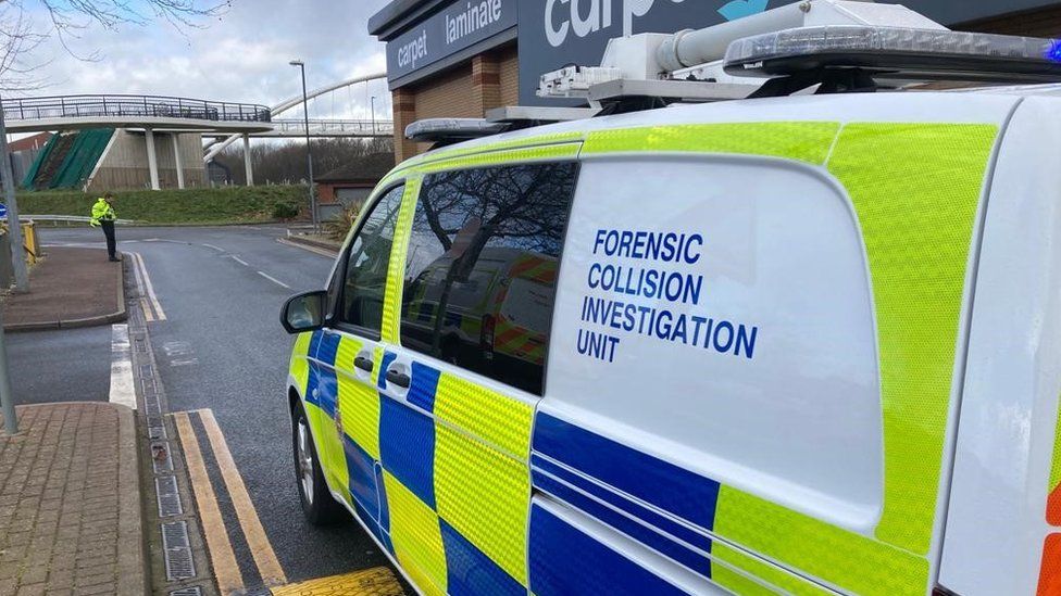 Derby Car crashes into shop at Wyvern Retail Park BBC News