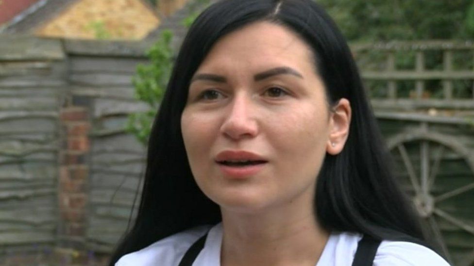 Refugee family celebrates Independence Day in Ukraine - BBC News