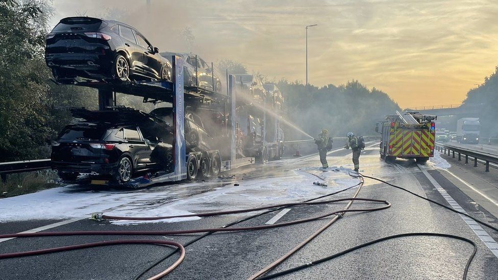 Car transporter fire closes M27/M3 Chilworth link road BBC News
