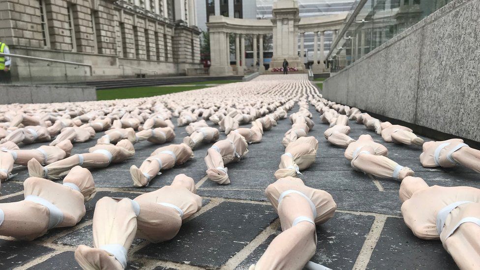 FIGURES LIE IN THE CITY HALL