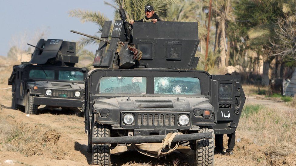Members of Iraq's elite Counter-Terrorism Service east of Ramadi (4 February 2016)