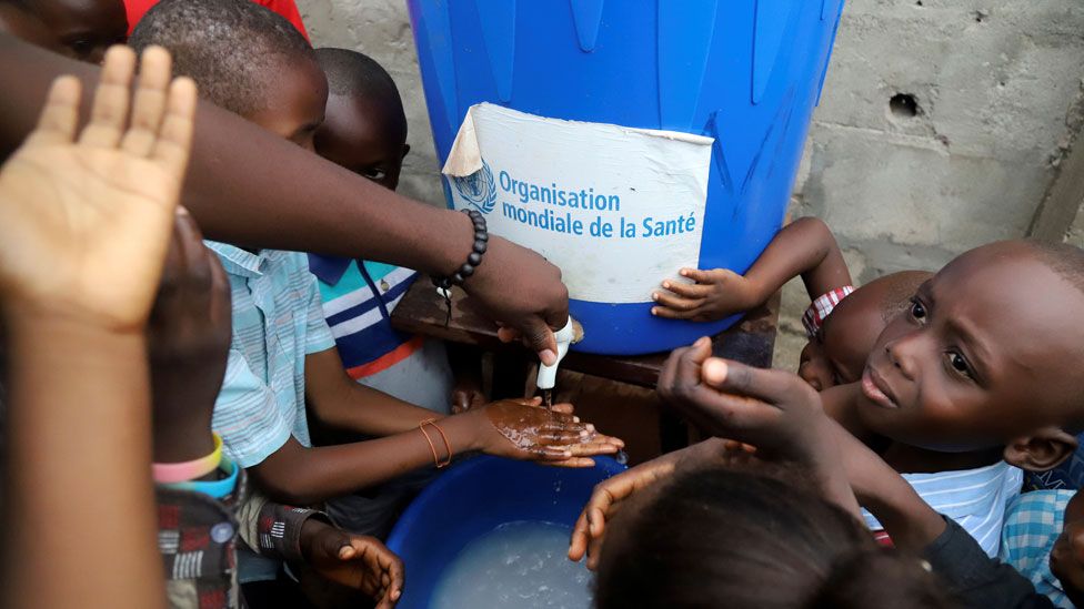 Congolese children wash their hands as a preventive measure against Ebola at the Church of Christ in Mbandaka, Democratic Republic of Congo May 20, 2018.