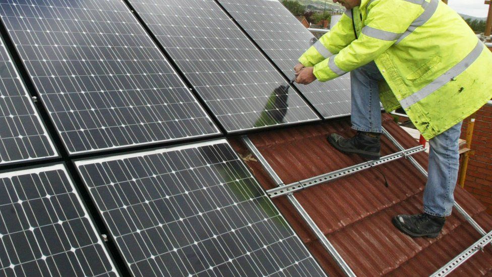 Scunthorpe Solar panels plan for schools to cut energy bills BBC News