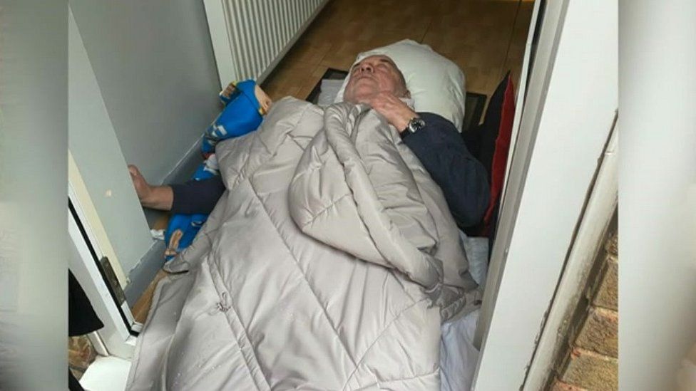 Man's 'degrading' three-hour ambulance wait with broken leg - BBC News
