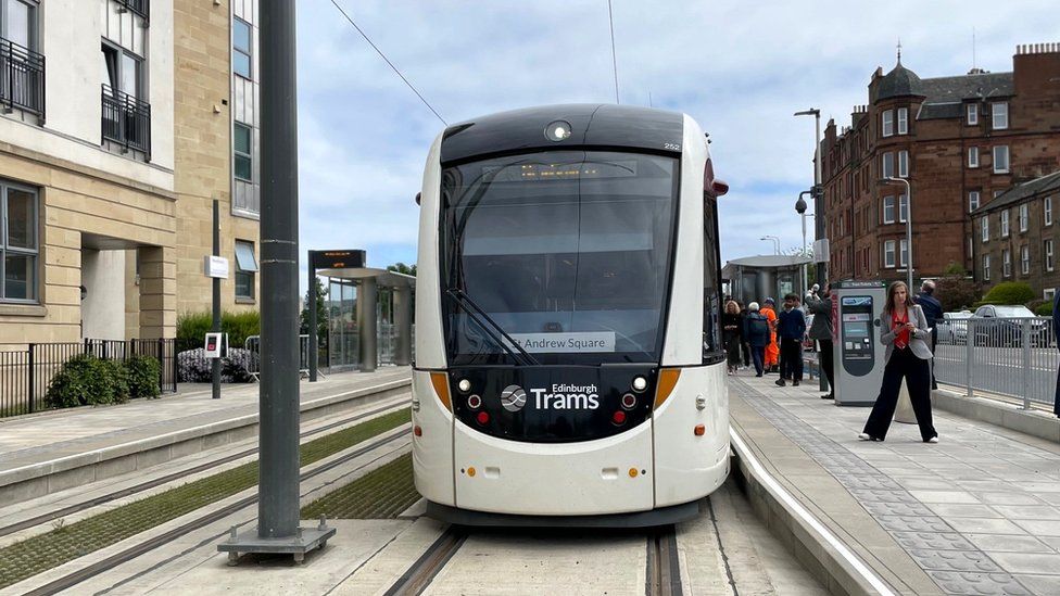 Edinburgh tram extension carries first passengers - BBC News