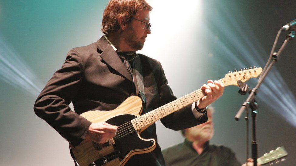 Jerry Donahue at Cropredy Festival in the UK