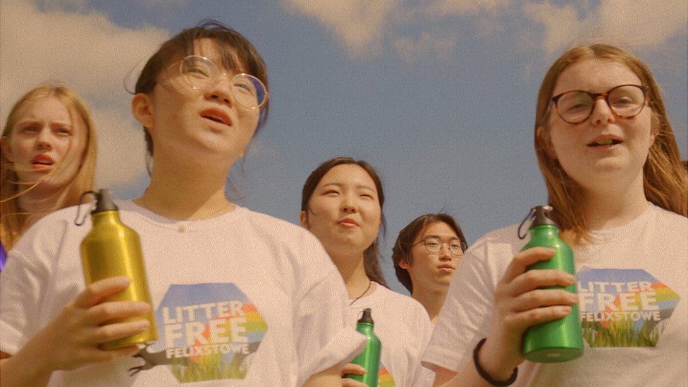 Litter-free Felixstowe choir.